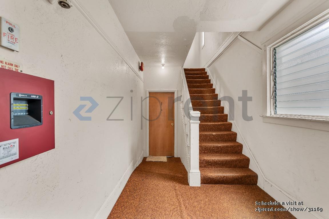Building Photo - 1323 Leavenworth St