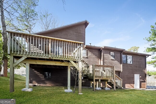 Building Photo - 3992 Fairington Dr
