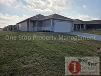 Building Photo - Beautiful 3 Bedroom 2 Bathroom in Blue Springs!