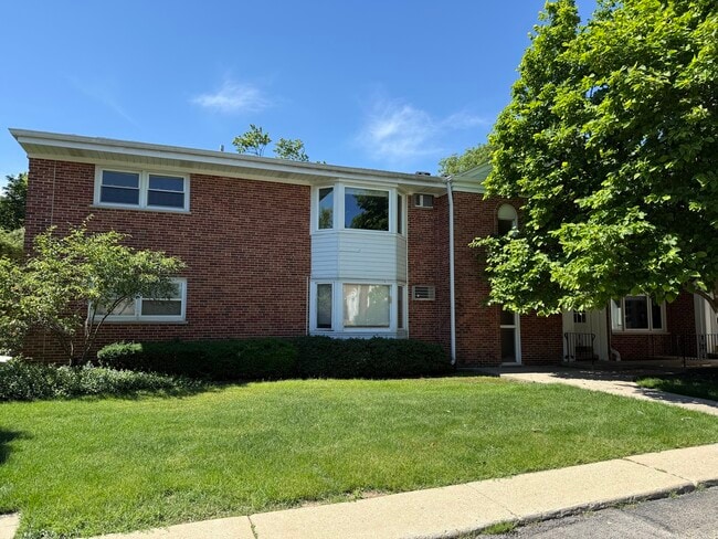 Building Photo - 510 W Miner St
