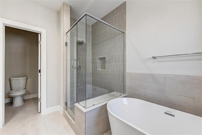 Building Photo - 3362 Pinemont Dr