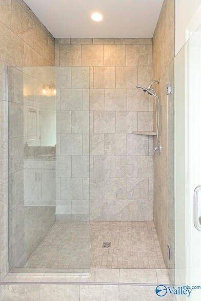 Building Photo - 125 River Springs Ct