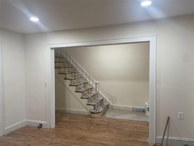 Building Photo - 30-21 37th St