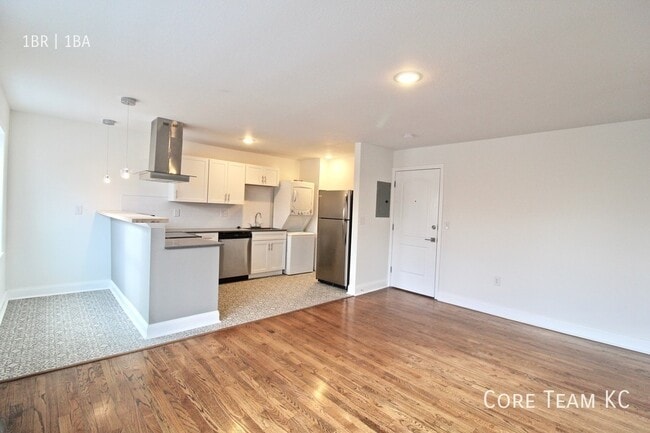 Building Photo - 1901 Olathe Blvd