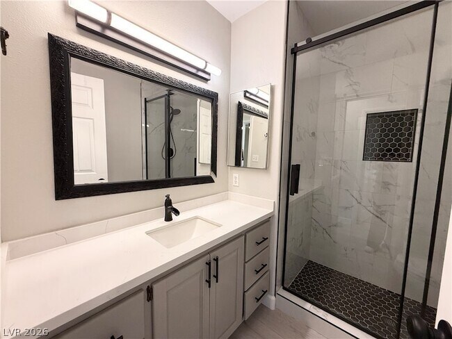 Building Photo - 325 Greenfield Ln