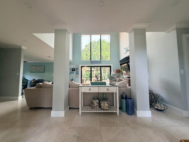 Building Photo - 3041 Perriwinkle Cir
