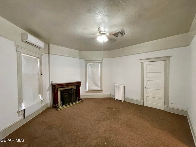 Building Photo - 901 E Rio Grande Ave