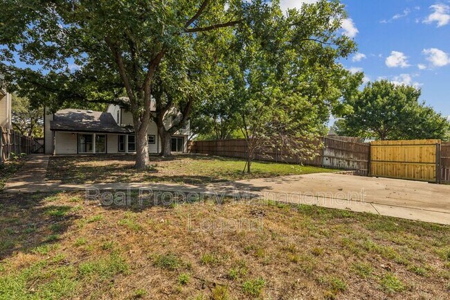 Building Photo - 2701 Harmon Dr