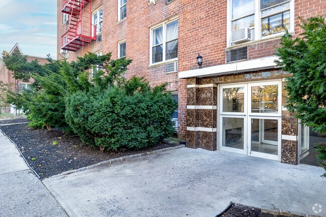 Building Photo - 99-44 62nd Ave