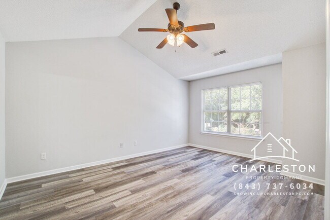 Building Photo - 230 Darcy Ave