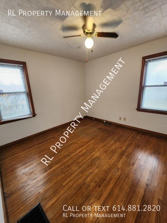 Building Photo - WAIVED APPLICATION FEES WITH SIGNED LEASE!...