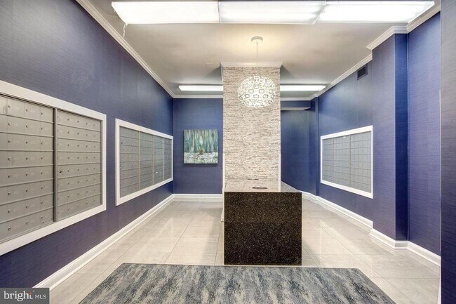 Building Photo - 1011 Arlington Blvd