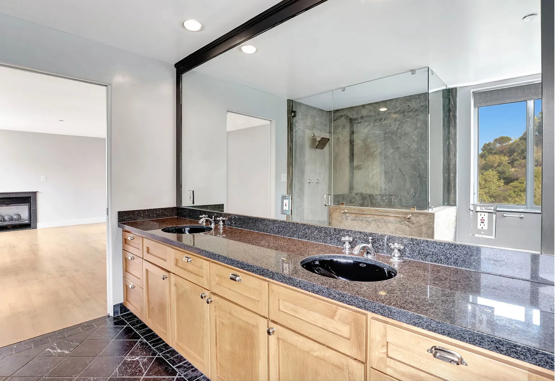 Building Photo - 6396 Weidlake Dr