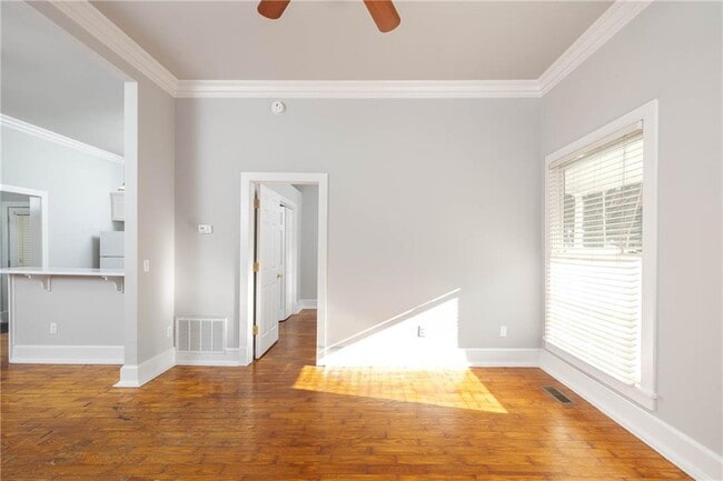 Building Photo - 349 Rollston Ave