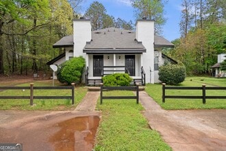 Building Photo - 8506 Pineland Dr