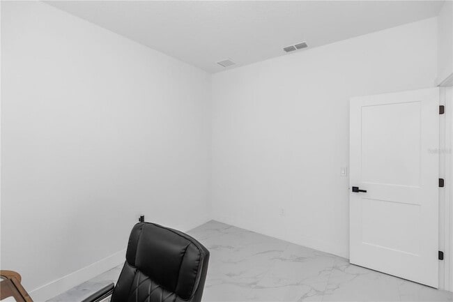 Building Photo - 780 Kangaroo Ct