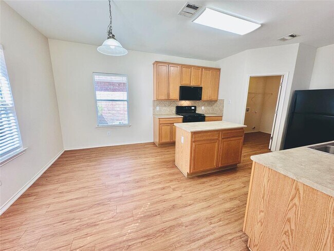 Building Photo - 2205 Boyds Way