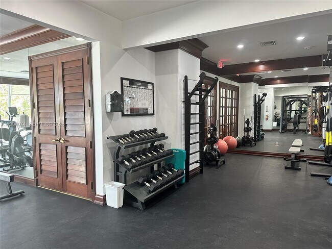 Building Photo - 8925 Collins Ave