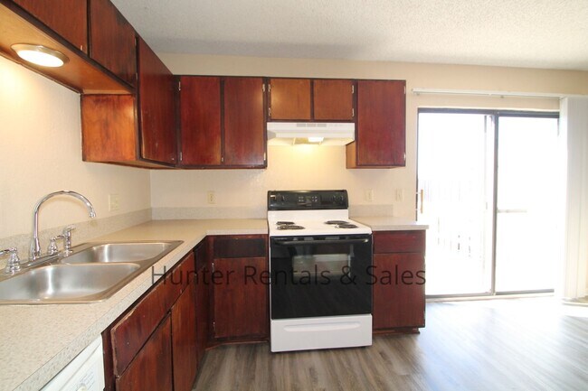 Building Photo - 2601 Bermuda Dr