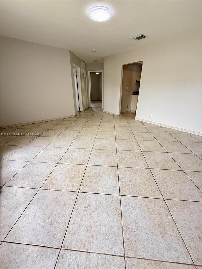 Building Photo - 2240 N 57th Way