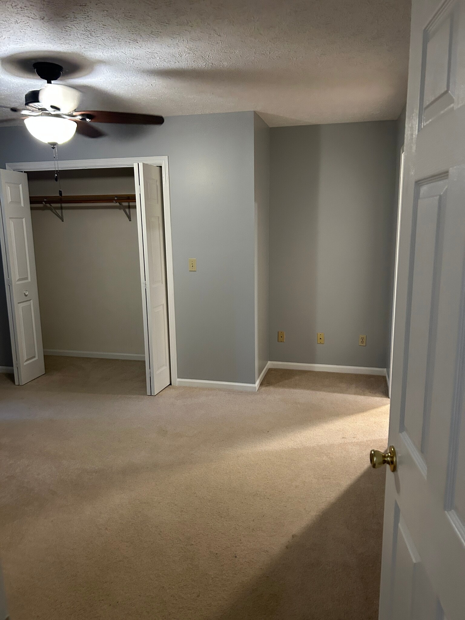 Master bedroom - 518 E South St