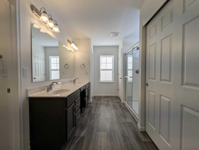 Building Photo - 8210 Daylily Dr