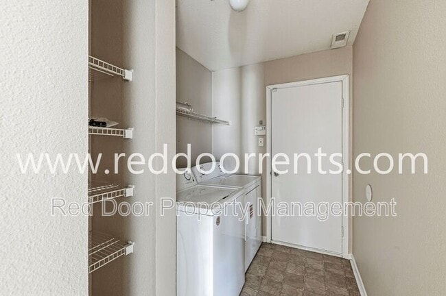 Building Photo - 10227 Cumberland Pointe Blvd