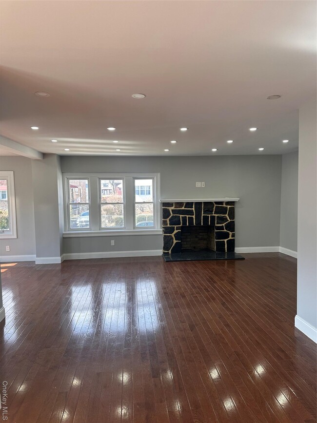 Building Photo - 1 Greendale Ave