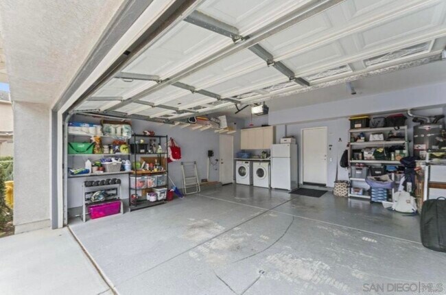 Building Photo - 9925 Fieldthorn St