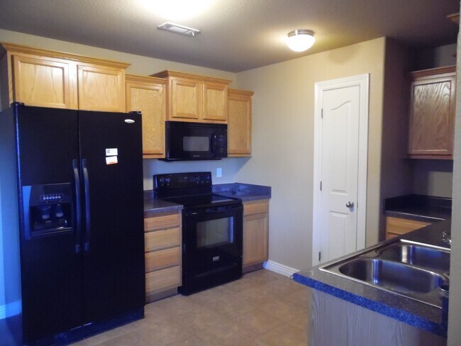 Building Photo - Great house in Bentonville