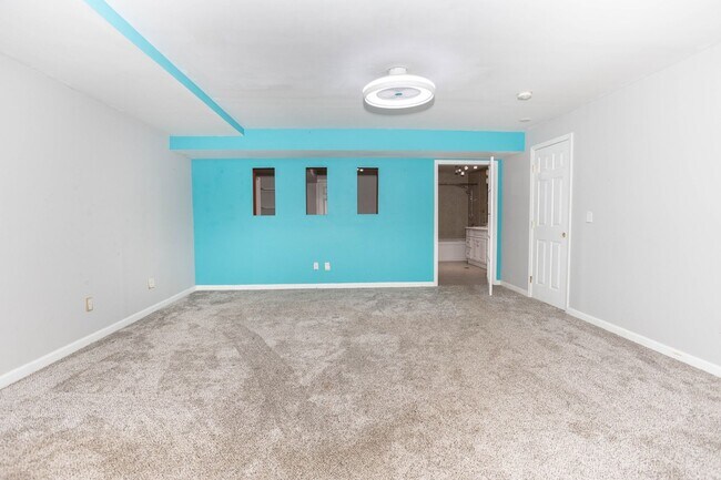 Building Photo - 9155 Nesbit Ferry Rd