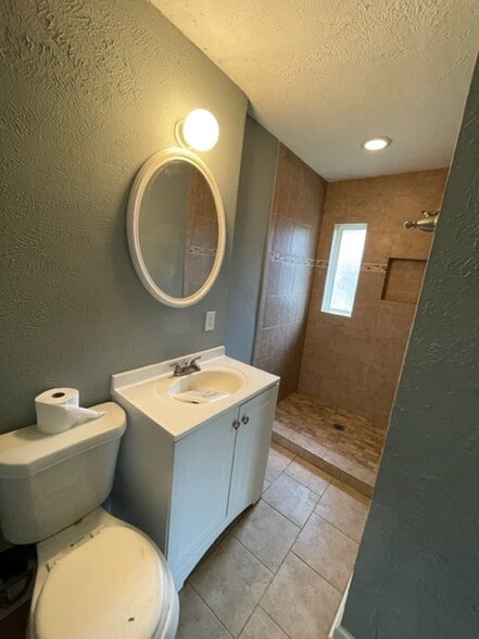 Newly Remodeled MasterBath - 2024 1st St N