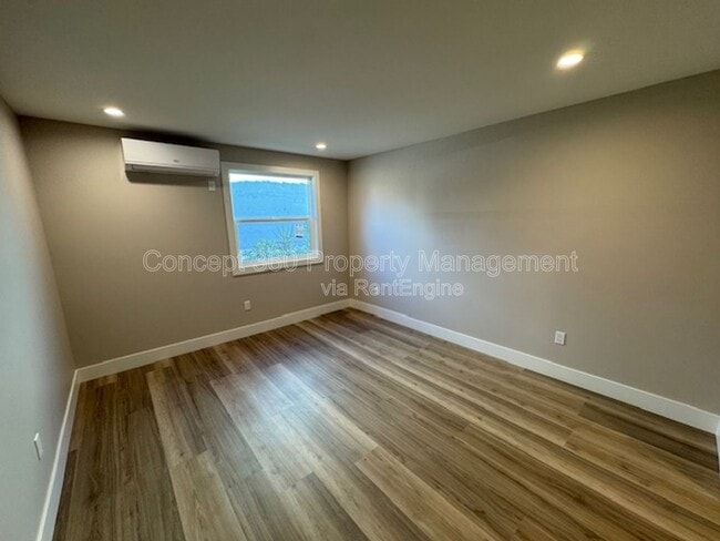 Building Photo - 1421 Obispo Ave