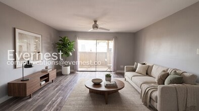 Building Photo - 2 Bed/2 Bath Condo with Modern Amenities / Available Now!