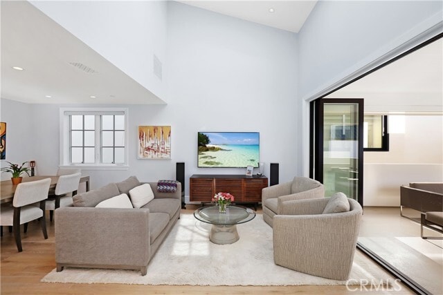 Building Photo - 715 Marigold Ave