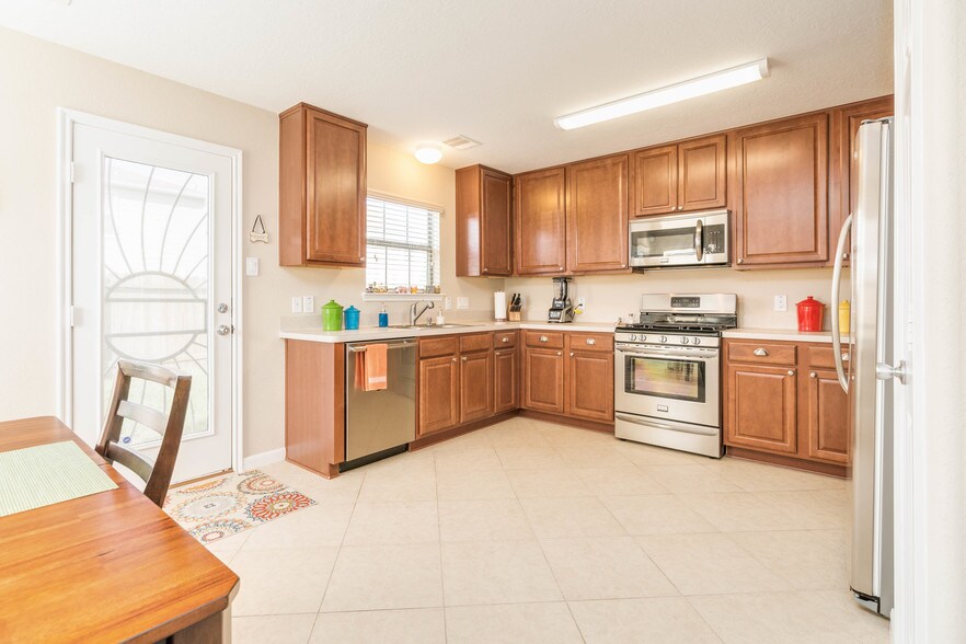 Kitchen - 2635 Skyview Knoll Ct