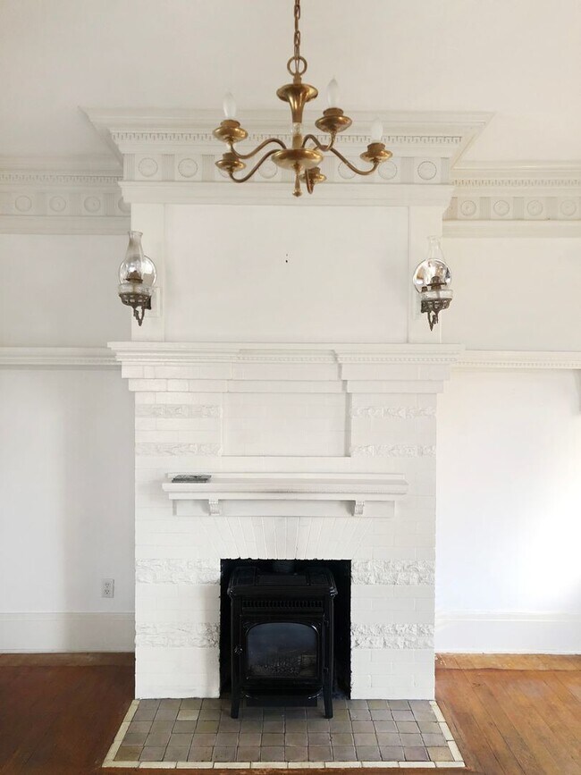 Building Photo - Historic North Slope Charm with Sweeping Sound Views — 4BR/1.5BA