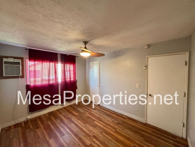 Building Photo - 811 Drake Ave