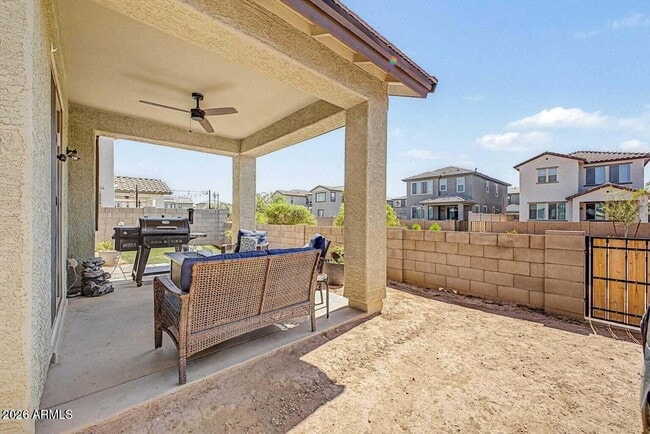 Building Photo - 1033 S 150th Dr