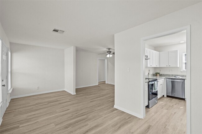 Building Photo - 2105 2nd St