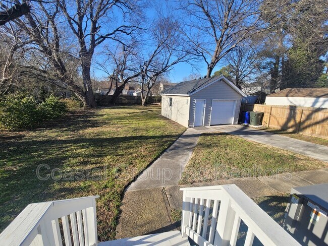 Building Photo - 1364 Jenifer St