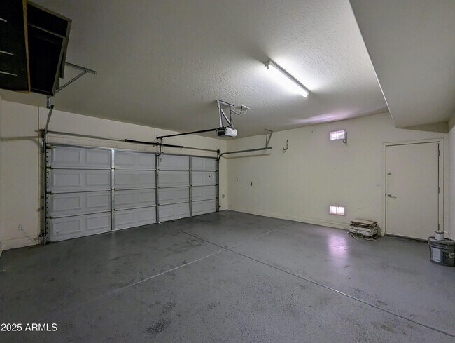 Building Photo - 14182 W Country Gables Dr