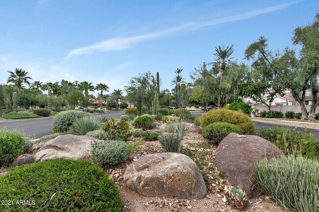 Building Photo - 7773 E Stallion Rd