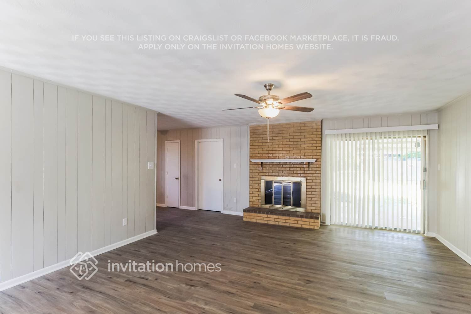 Building Photo - 805 Poinsettia Dr