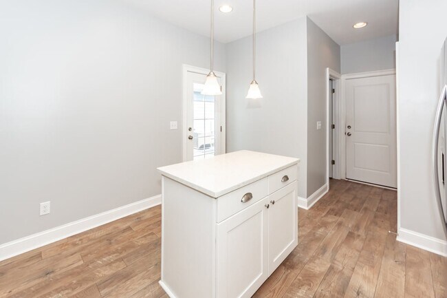 Building Photo - 3437 Fairwater Pl