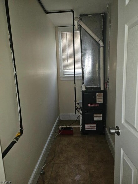 Building Photo - 31 Western Pky