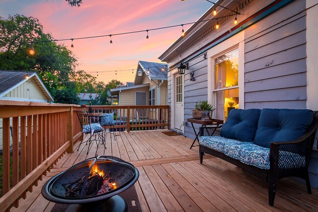 Building Photo - 418 E Myrtle St