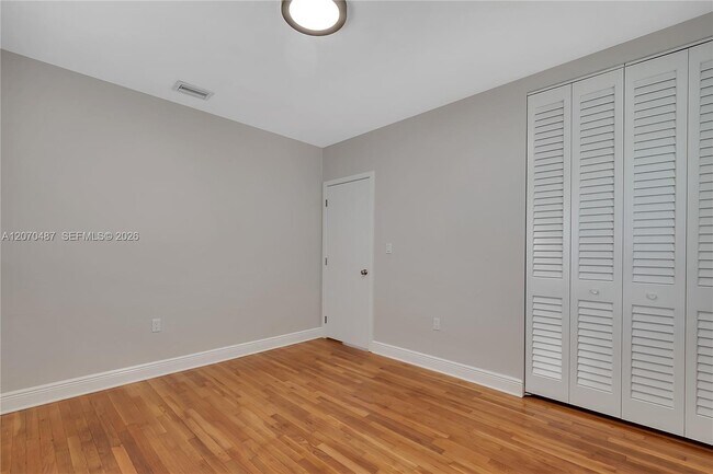 Building Photo - 3783 SW 27th St