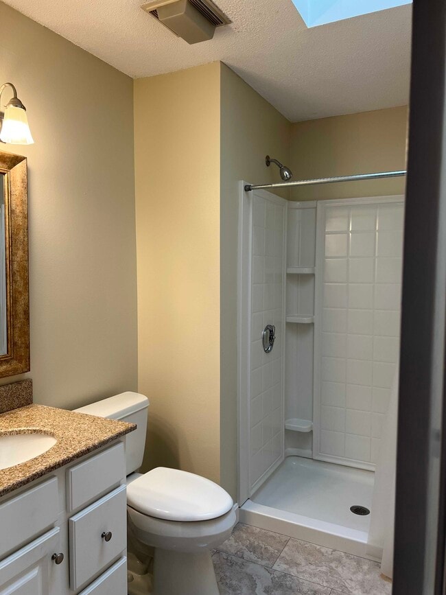 Building Photo - 14 Orient Way