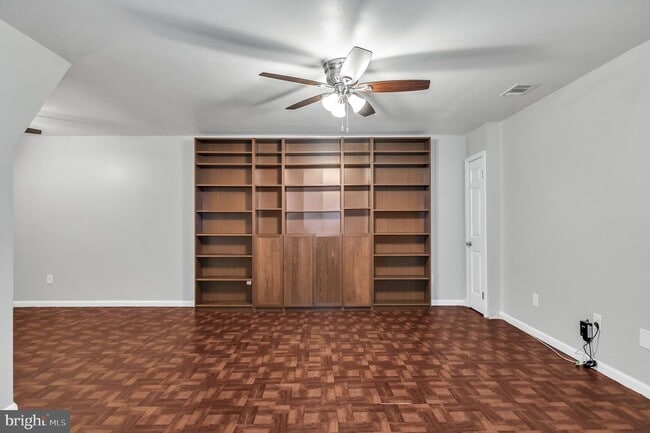 Building Photo - 8914 Grandstaff Ct